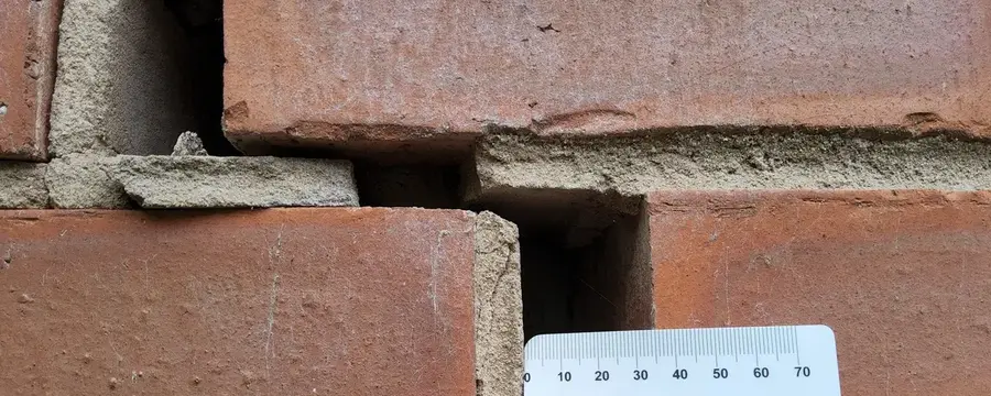 Severe wall crack found during pre-purchase structural survey by Simplify Structures chartered engineers